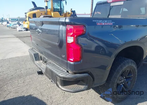 2021 Chevrolet Silverado 1500 4Wd Short Bed Lt Trail Boss z USA, uszkodzony, nr VIN 3GCPYFED8MG123150